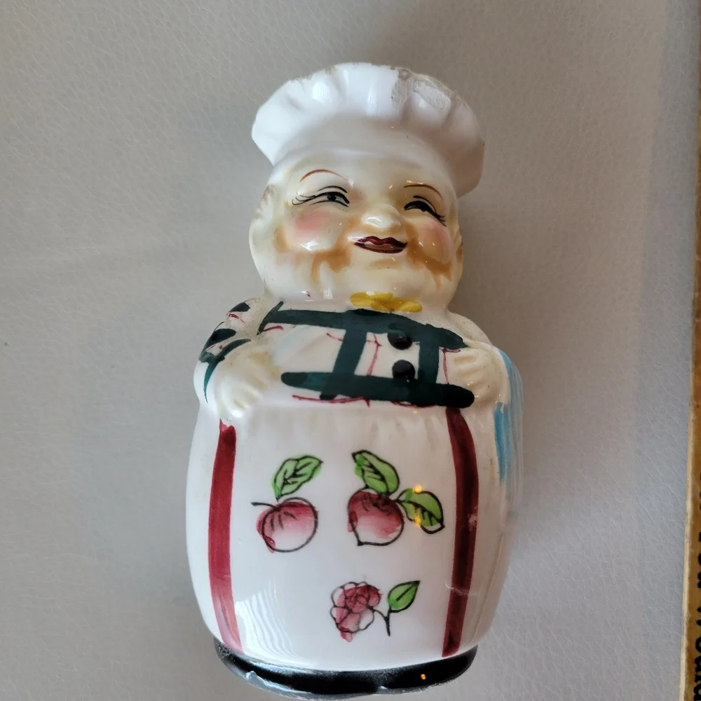 Vintage Kitschy Royal Sealy (?) Jolly Chef Salt or Pepper Shaker~Anthropomorphic